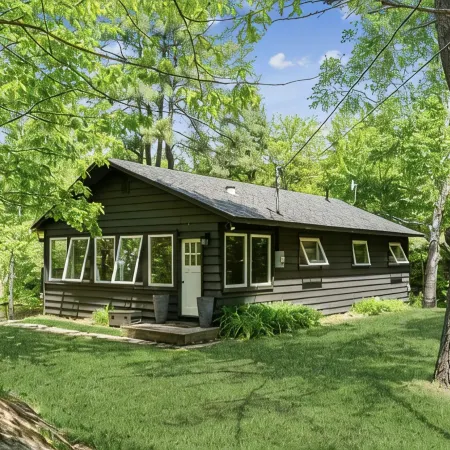 Private & Modern Muskoka Lakefront Cabin