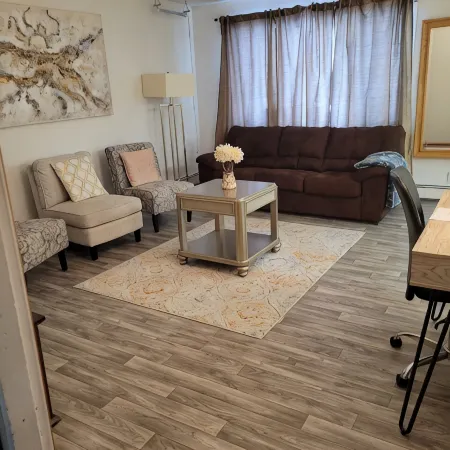 Hidden Gem City Suite/Self Check-in/ Awd Car Rental Available