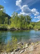 Up River Getaway. Complete 30/50 RV Site. Hike, Fish, Float, Relax!