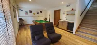 Rustic with a modern twist 3 bdr/3.5 bath chalet