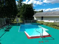 Maple Leaf Lodge Hotels in Schroon