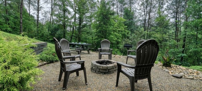 Ladybug Lodge - Hot Tub, Fire Pit, Pool Table Hotels in Cocke County