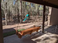 Paradise Cabin in the Pines<br>Comfortable Patios and porch swing <br>Watch kids play - Chalets