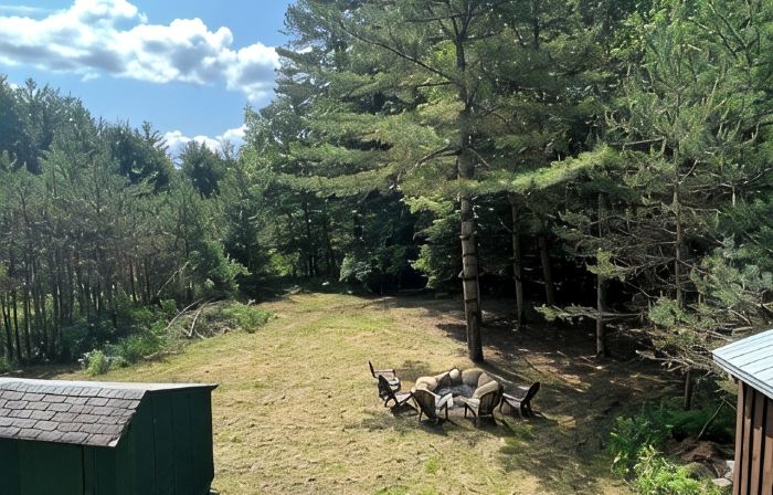 NEWLY RENOVATED WITH PRIVATE DOCK ON WHITE LAKE