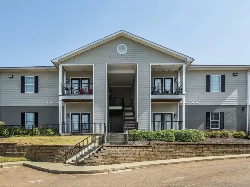 Fully Renovated 2BR Condo walking distance to Ole Miss Campus! - balcony