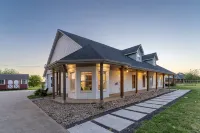 Modern 6 Bedroom Farm House Venue
