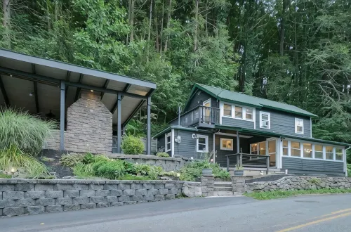 PENN STATE Country Creek Cottage w/ Hot Tub - ON Spring Creek and 7 miles to PSU