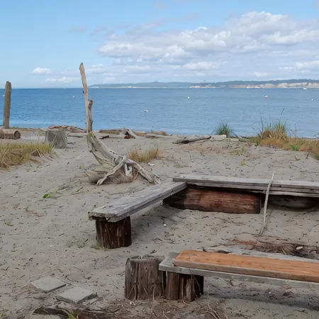 Rare Find - Waterfront Beal Beach House-Private Beach/Majestic View