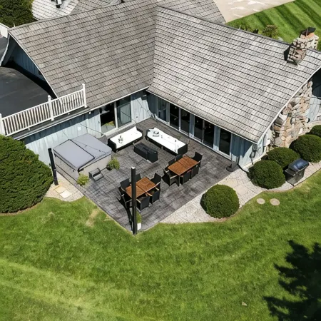 Secluded Lakefront Chalet