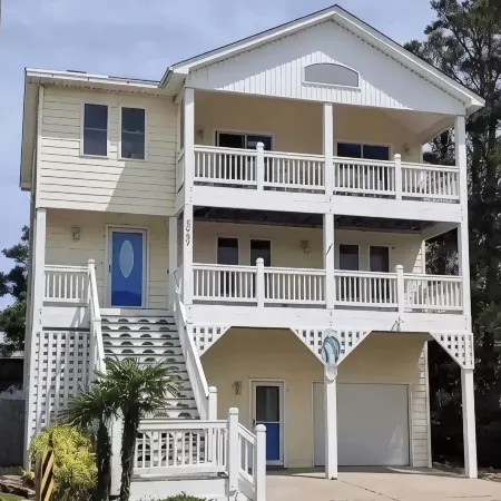 Kitty Hawk Bay Home in Kill Devil Hills, Outer Banks NC, with Bay View