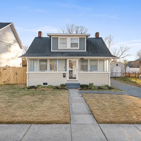 Charming 2 bed 1 bath near Langley Air Force Base