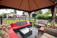 Riverfront Cottage Epic Walkable Location on River - Boutique