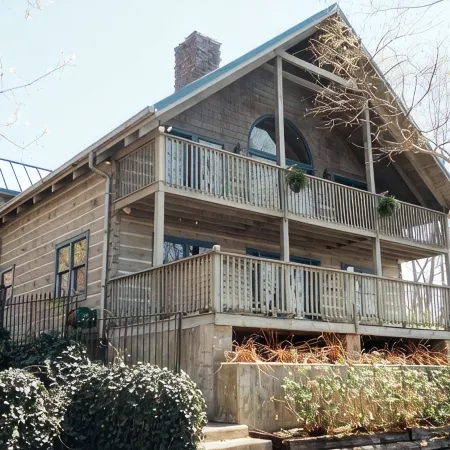 Hilltop Cabin on Center Hill Lake