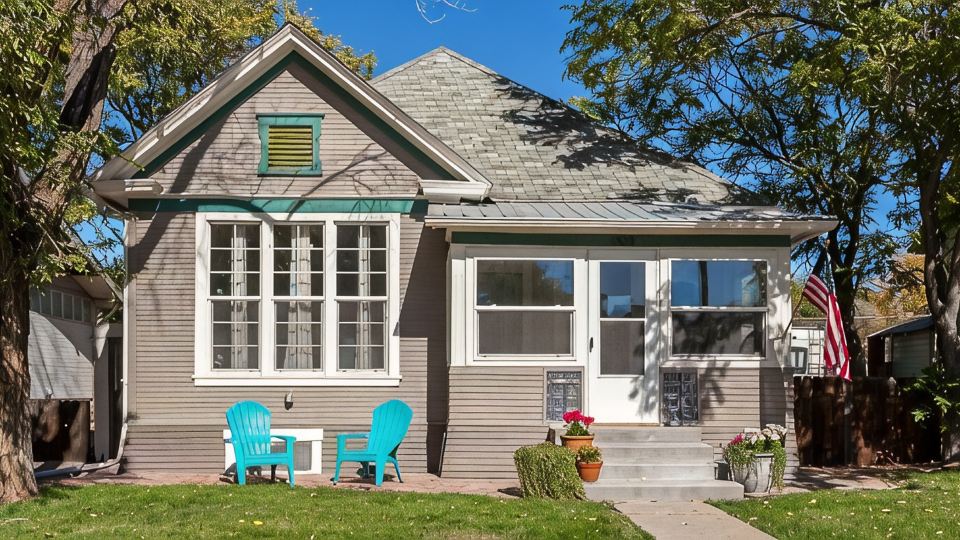 Bespoke Downtown Charmer with Modern Amenities