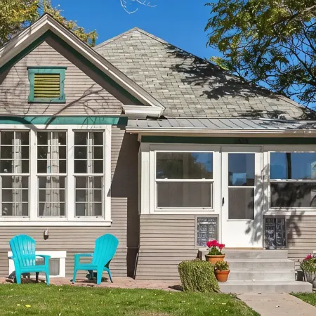 Bespoke Downtown Charmer with Modern Amenities
