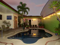 Hotel la Guaria Inn & Suites