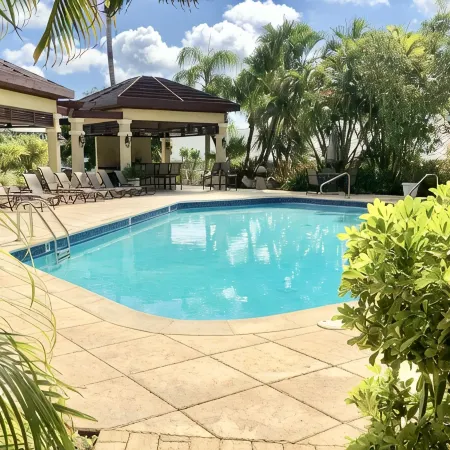 Beautiful Oceanfront Condo on Seven Mile Beach