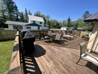 Close to Town, Hot Tub, 2 Kings, 4 Full Beds