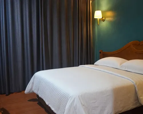 Nina Hotel Syariah Hotels in Sidorejo
