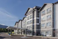Microtel Inn & Suites by Wyndham Ladysmith Oyster Bay - Parkplatz