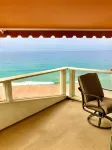 Oceanfront! 3 Distinct Suites! Jacuzzi & BBQ!