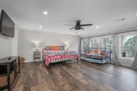 Lake Hartwell 4Br Waterfront Hot Tub GameRoom - balcony