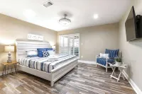 Luxury on Lake LBJ with Hot Tub Firepit & Boat Slip
