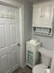 Charming 1-Bedroom House in Wells Minutes from the Beach! - 2성급
