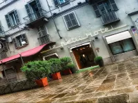 Le Petit Hotel Hotels near Museo del Risorgimento