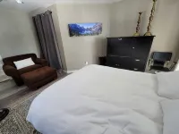 Bright 1Br in Historic Home Walk to UM & Downtown Mid-Term Stays Allowed - Condos