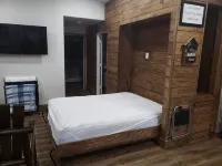 AMRock Cabin - Direct access to Ouachita National Forest and Wolf Pen Gap - Chalets