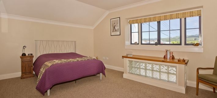 The Orange Lodge - Petone - Wellington - Broadband Hotels in Lower Hutt