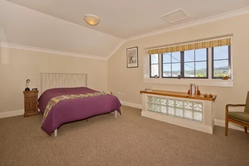 The Orange Lodge - Petone - Wellington - Broadband - Wi-Fi