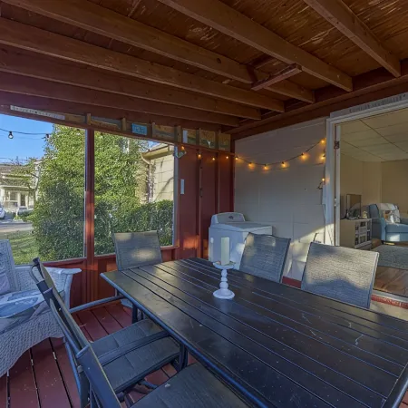 MERMAID COTTAGE - 3 MINUTE WALK TO BEACH - VERY CHARMING & CLEAN!