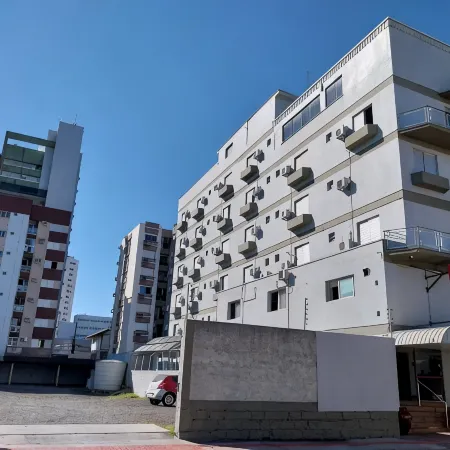 Colle Tourist Hotel Luxo