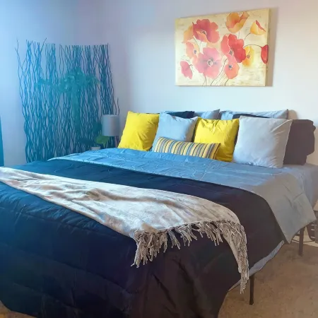 Delightful 1 bedroom, walk out balcony.  Near four major hospitals & WPAFB