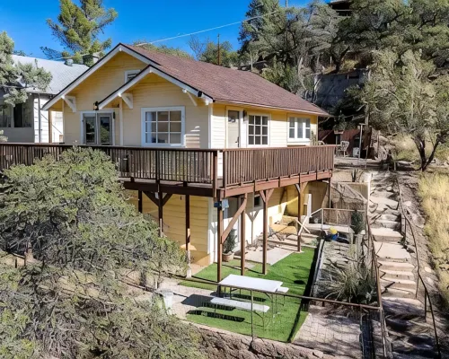 LUXURY 2-bedroom house in brilliant Bisbee with BREATHE taking views 비스비 호텔