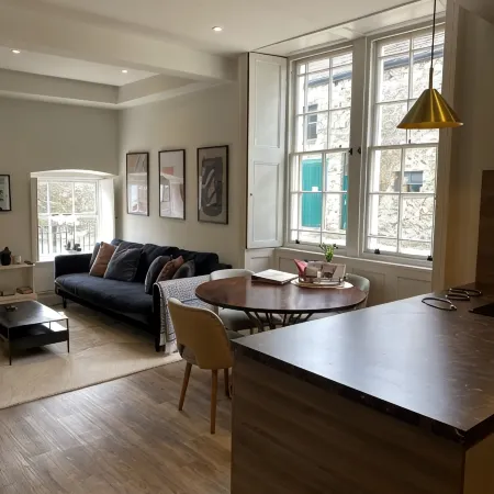 Beautiful, stylish ground floor Georgian apartment