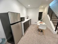 Cozy 1-bedroom apartment in fantastic Denver with WiFi, AC, Laundry and more! - 방갈로