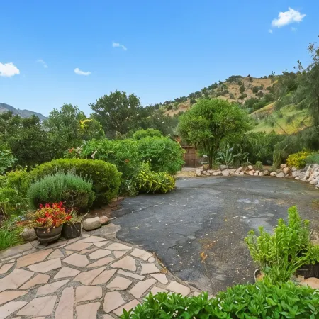 No Cleaning Fee ~ Awesome Views~8Beds~Near Restaurants & Sequoia Park