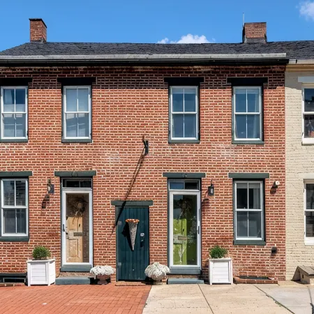 Garden Retreat on Carroll Creek + Free Parking