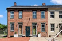 Garden Retreat on Carroll Creek + Free Parking
