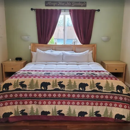{Forget-Me-Not Inn} Alaskan Vacation Rental (Bear Suite)