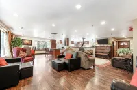 Forest Cottage Large Group Retreat 27 Beds Sleeps 47 - 4-نجوم
