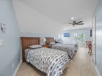 Lakefront 6BR Retreat with Private Dock, Huge Deck & Epic Seneca Views Hotels in Starkey