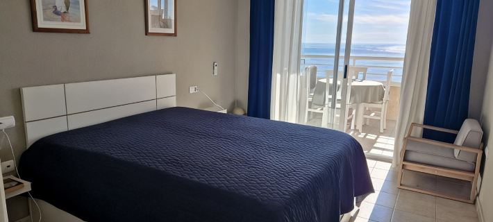 Apolo 16-2-8, sea view Hotels in Calp