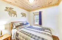 Spacious 3-Bedroom Cabin on Beautiful Blueberry Lake