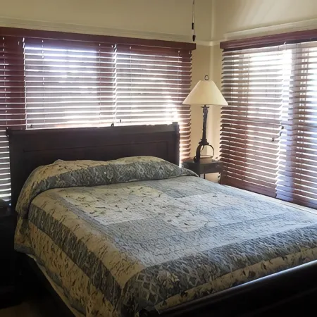 1927 Restored Downtown Phx Historic Bungalow Close to Medical & Sports.
