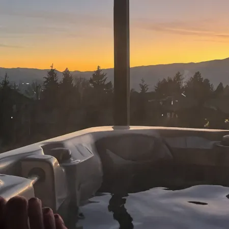 Casa  Buena Vista-Outdoor Hot Tub and Sauna