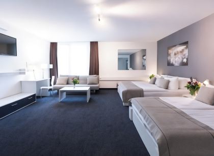 Hotel Aviva